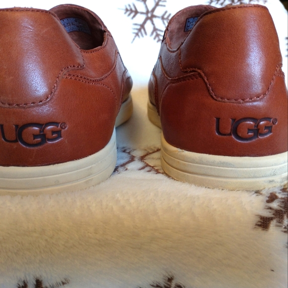 UGG Men's Slip-ons!! - Picture 6 of 9